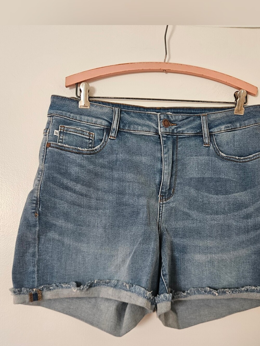 Judy Blue Womens Denim Shorts 1XL Stretch Light Wash Cuffed Raw Hem Cut Off